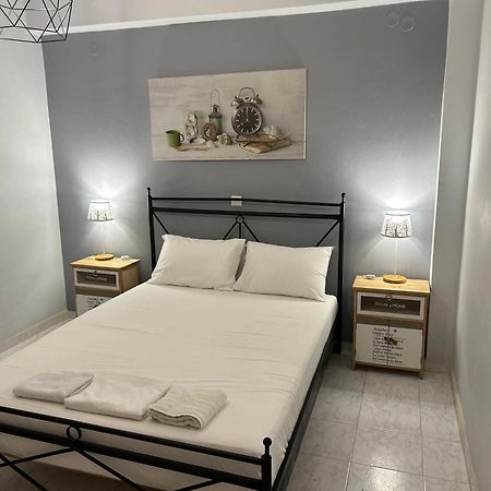 Menelaos Apartments อาเดเลียโนส กัมโปส ภายนอก รูปภาพ