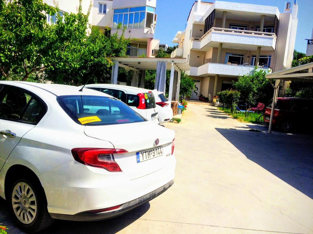 Menelaos Apartments อาเดเลียโนส กัมโปส ภายนอก รูปภาพ