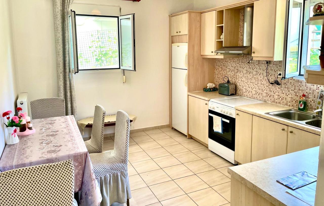 Menelaos Apartments อาเดเลียโนส กัมโปส ภายนอก รูปภาพ