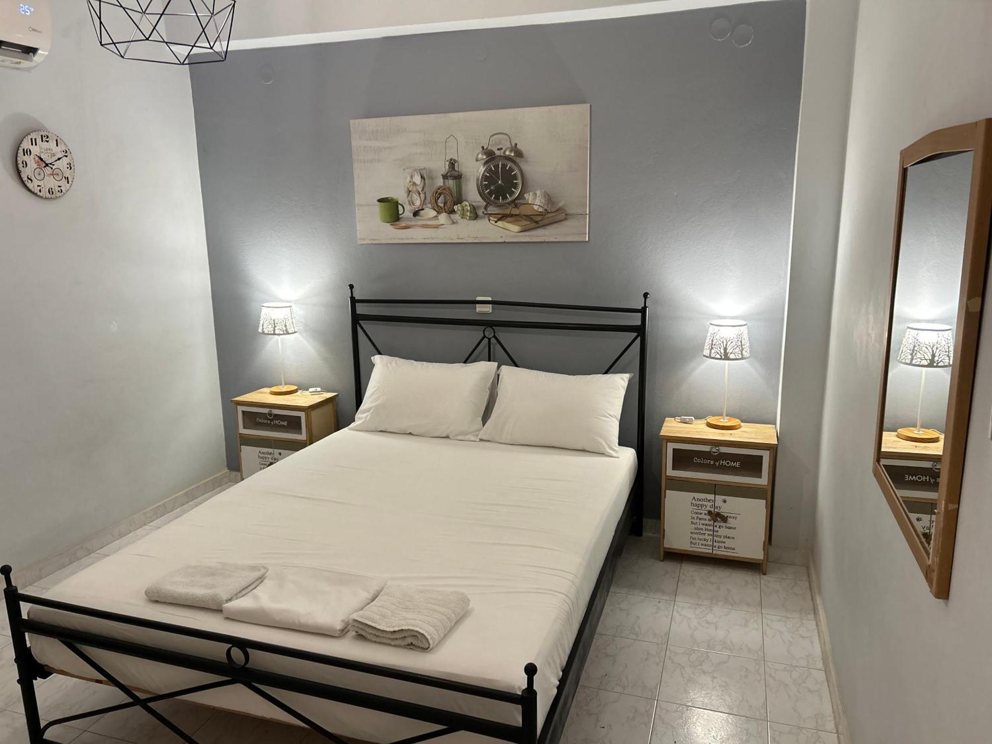 Menelaos Apartments อาเดเลียโนส กัมโปส ภายนอก รูปภาพ