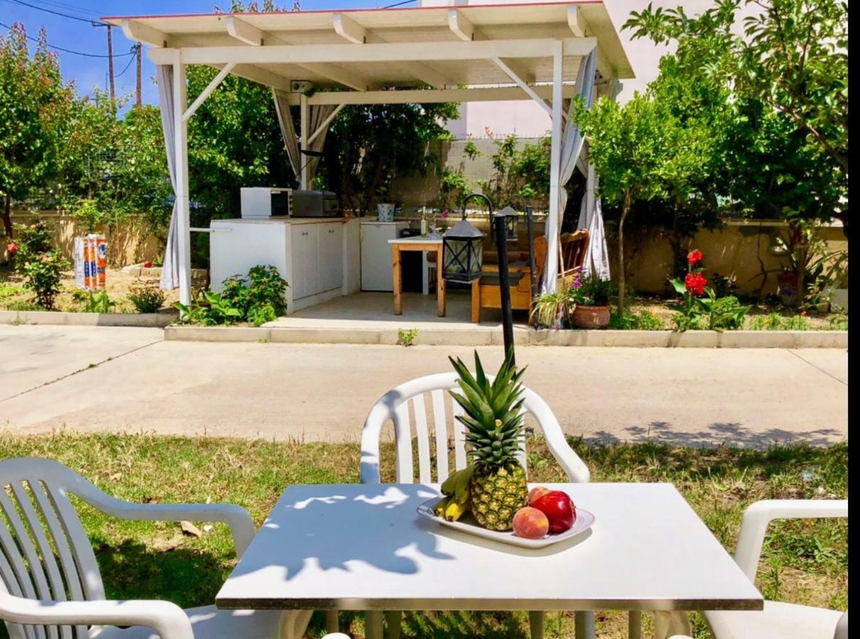 Menelaos Apartments อาเดเลียโนส กัมโปส ภายนอก รูปภาพ