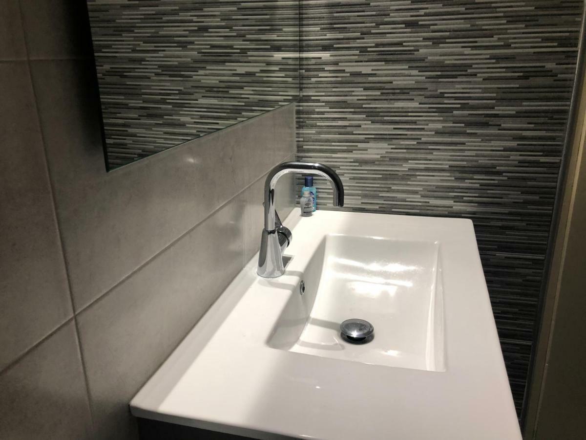 Menelaos Apartments อาเดเลียโนส กัมโปส ภายนอก รูปภาพ